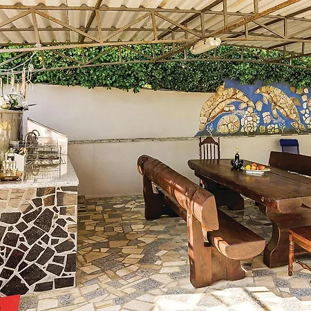 1 Bedroom In Lejlighed Banjole