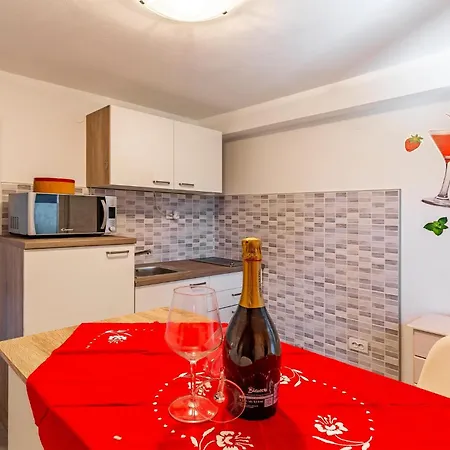 1 Bedroom In * Banjole